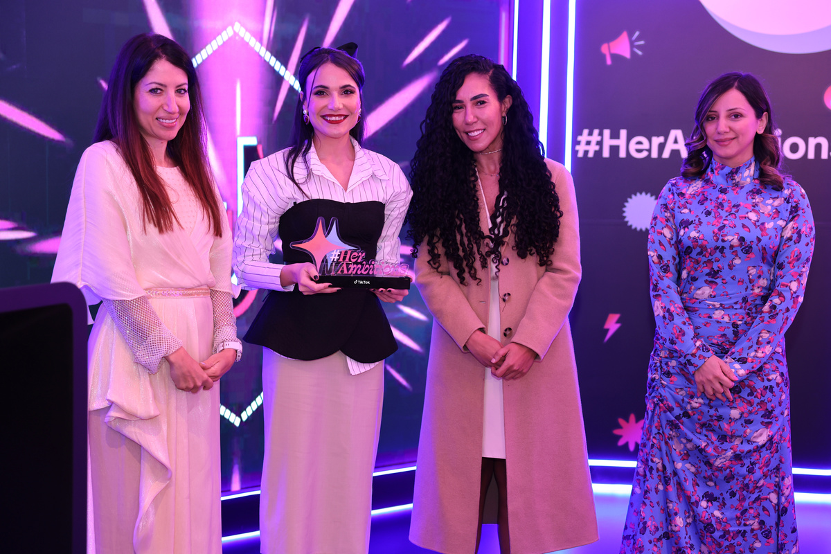 First prize winner, Duaa Al-Bataiha accepting her awards from TikTok at #HerAmbitions awards ceremony.